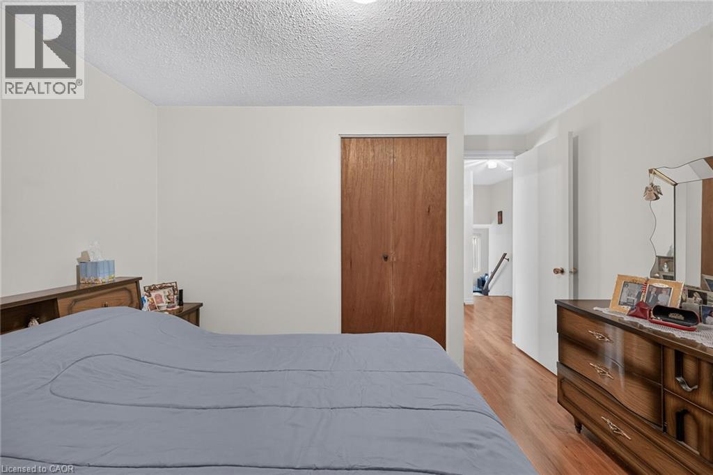 411 Queen Victoria Drive Property Photo 28