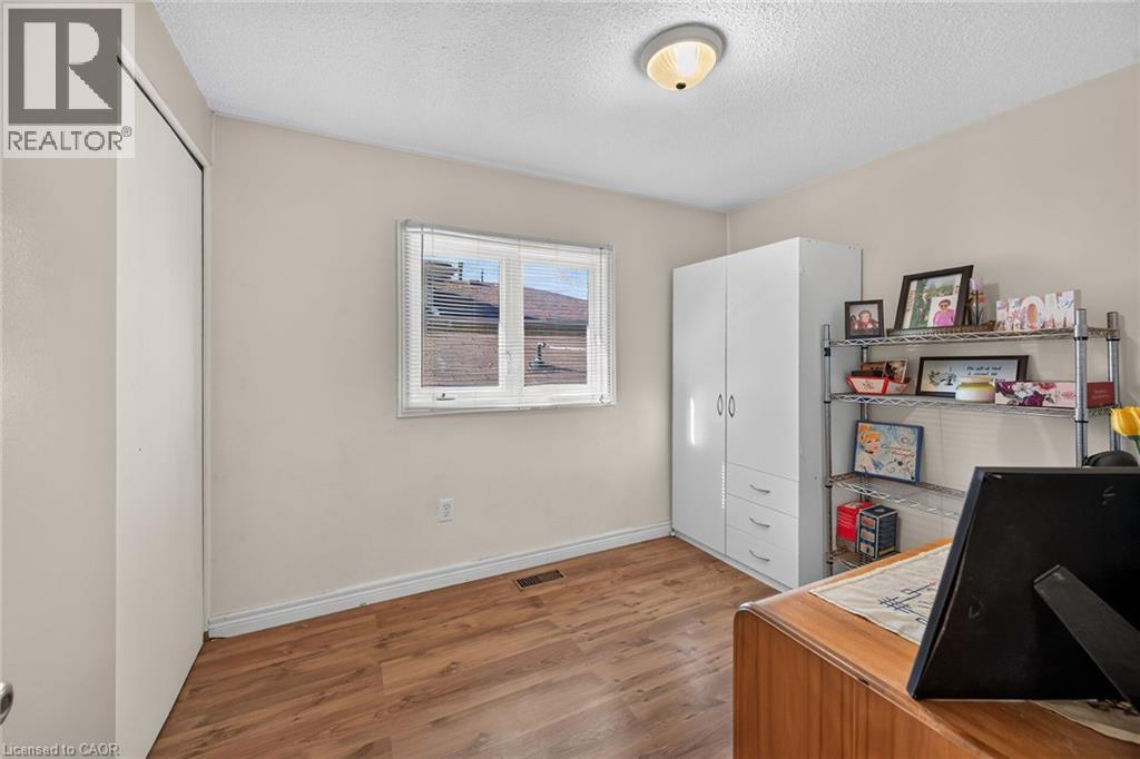 411 Queen Victoria Drive Property Photo 29