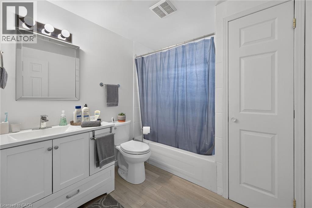 411 Queen Victoria Drive Property Photo 31
