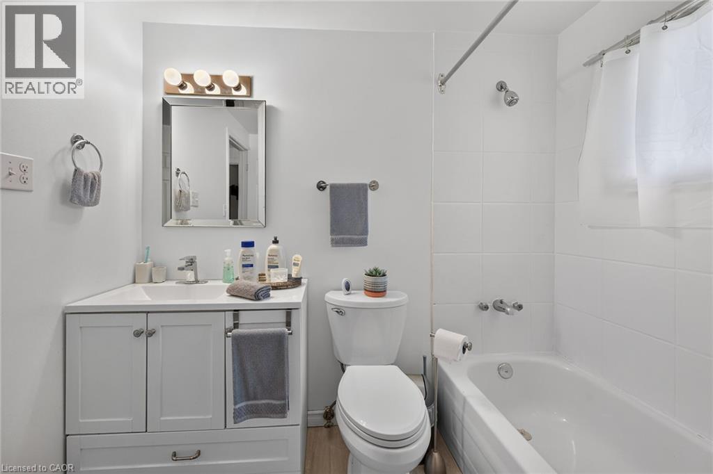 411 Queen Victoria Drive Property Photo 32