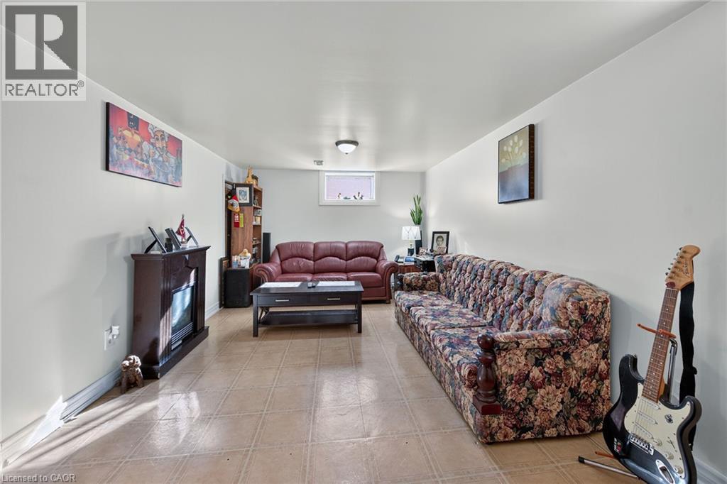 411 Queen Victoria Drive Property Photo 33