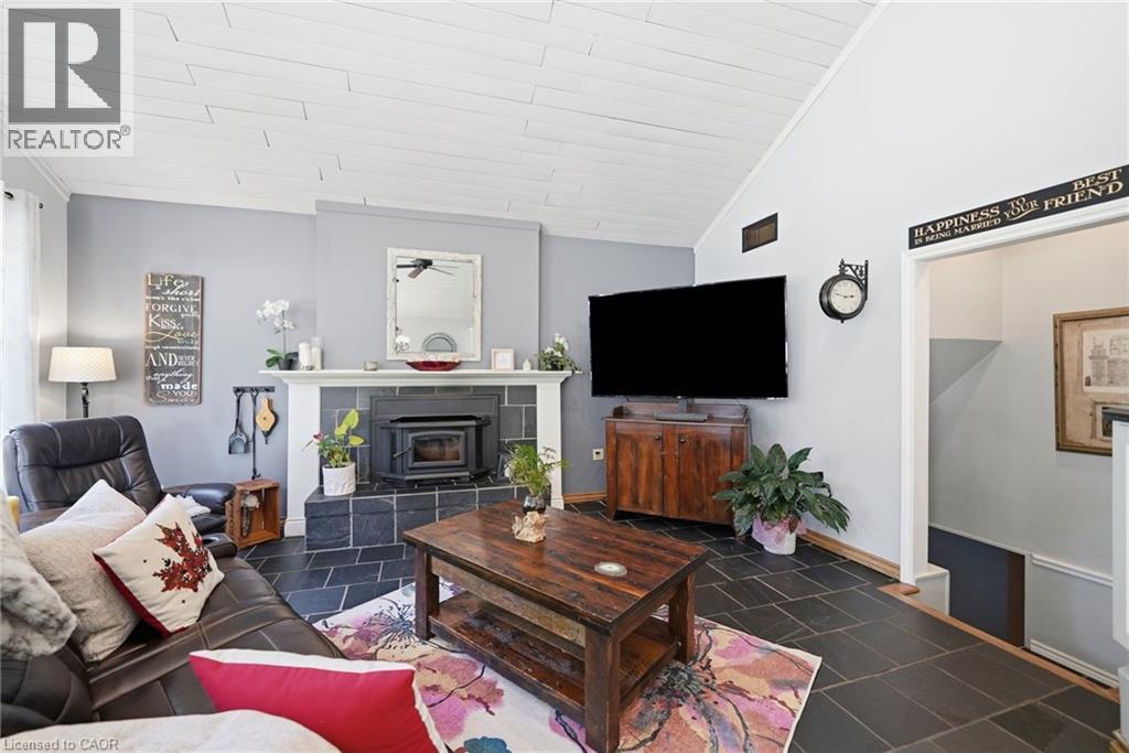 2101 Edinburgh Drive Property Photo 10