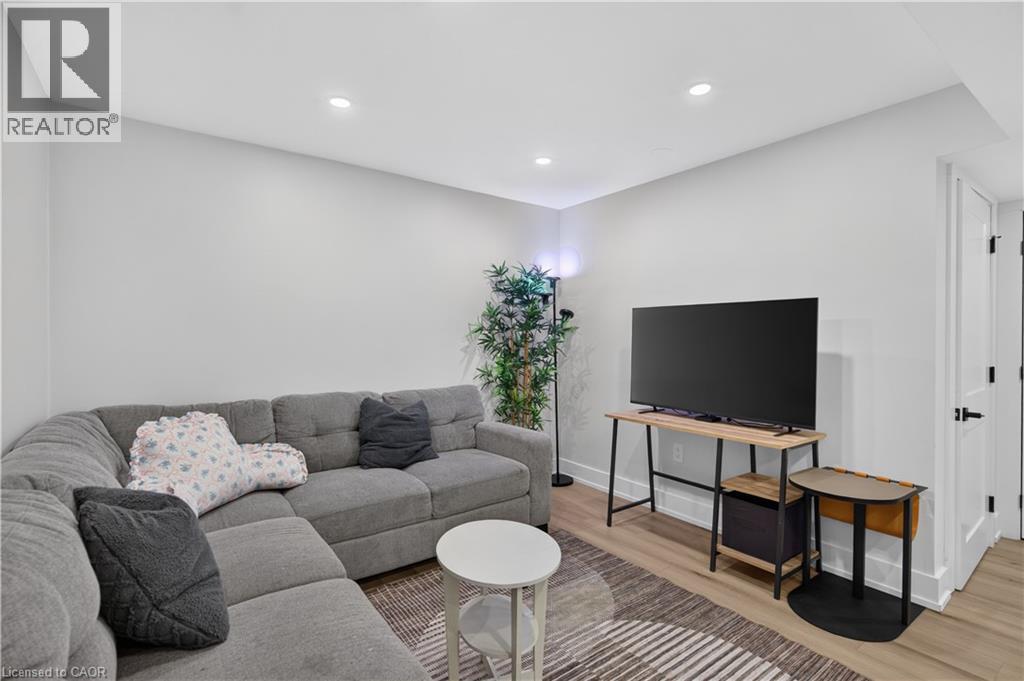 149 Essling Avenue Property Photo 43