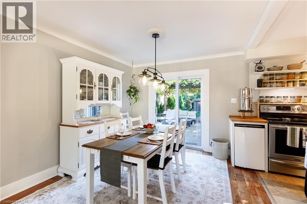 1323 Queen's Boulevard Property Photo 11