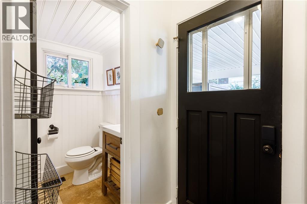 1323 Queen's Boulevard Property Photo 18