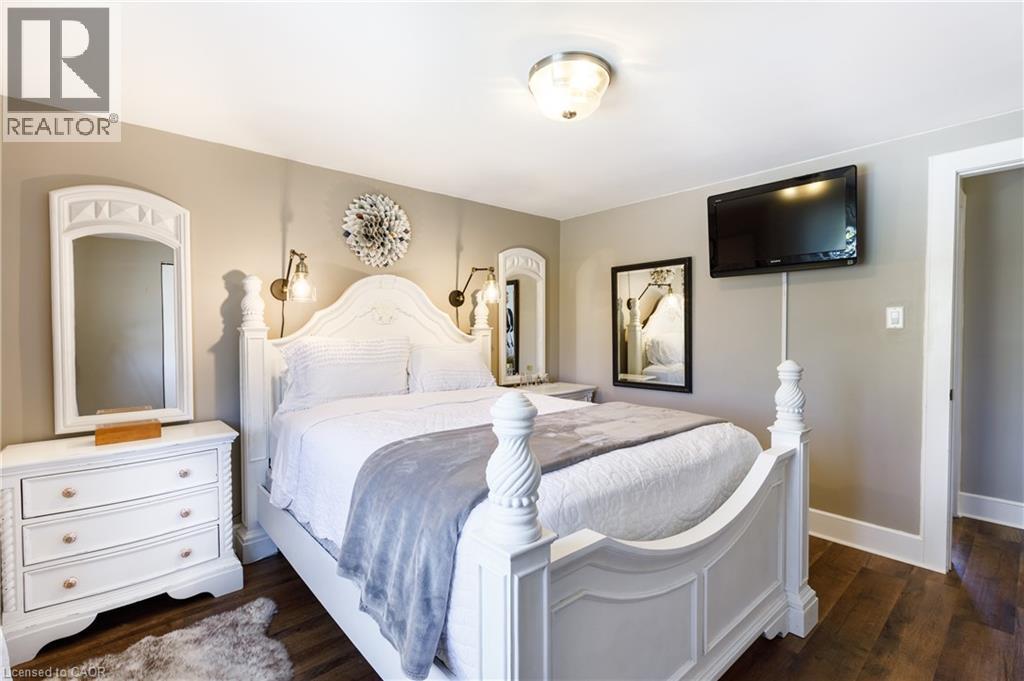 1323 Queen's Boulevard Property Photo 21