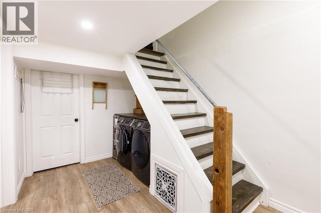 1323 Queen's Boulevard Property Photo 32