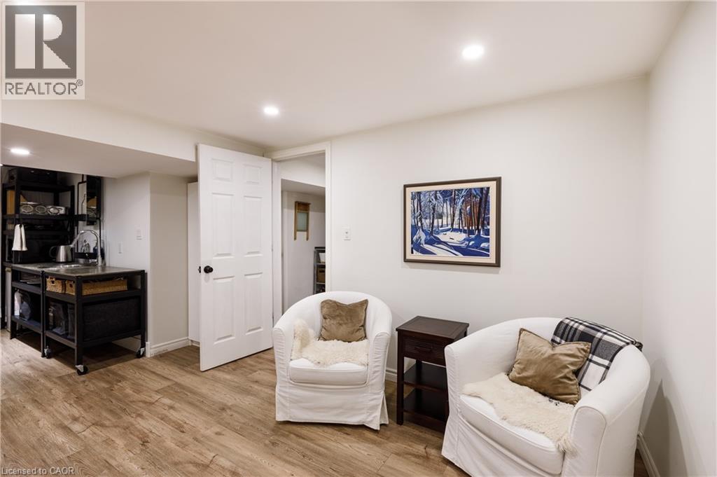 1323 Queen's Boulevard Property Photo 34