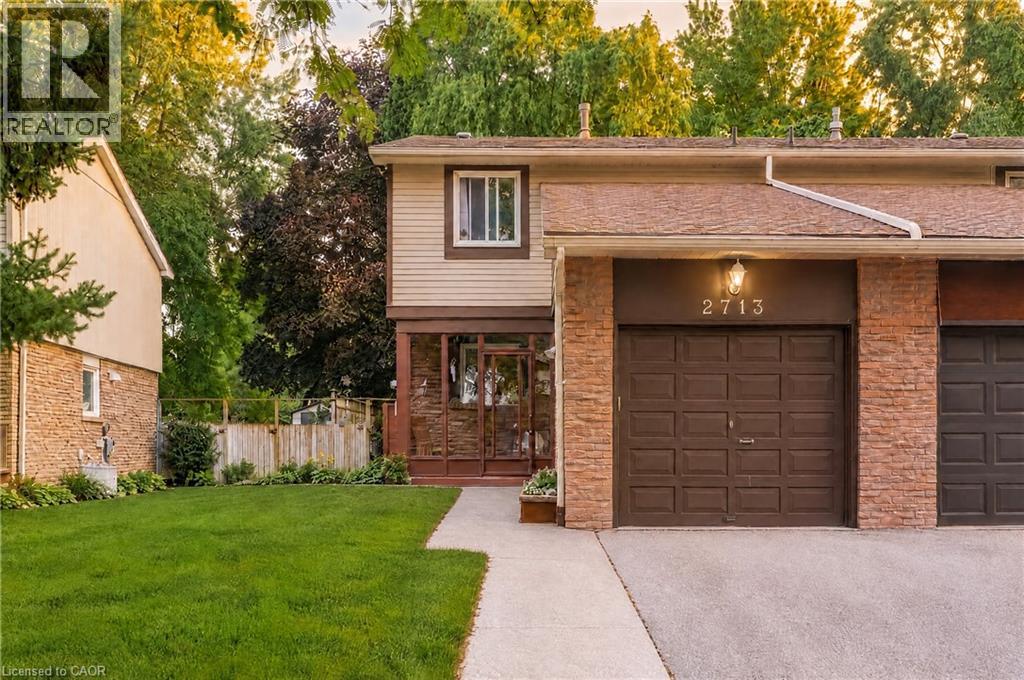 2713 Andorra Circle Property Photo 1