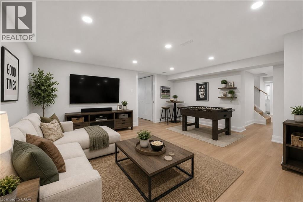651 Dundas Street S Property Photo 17