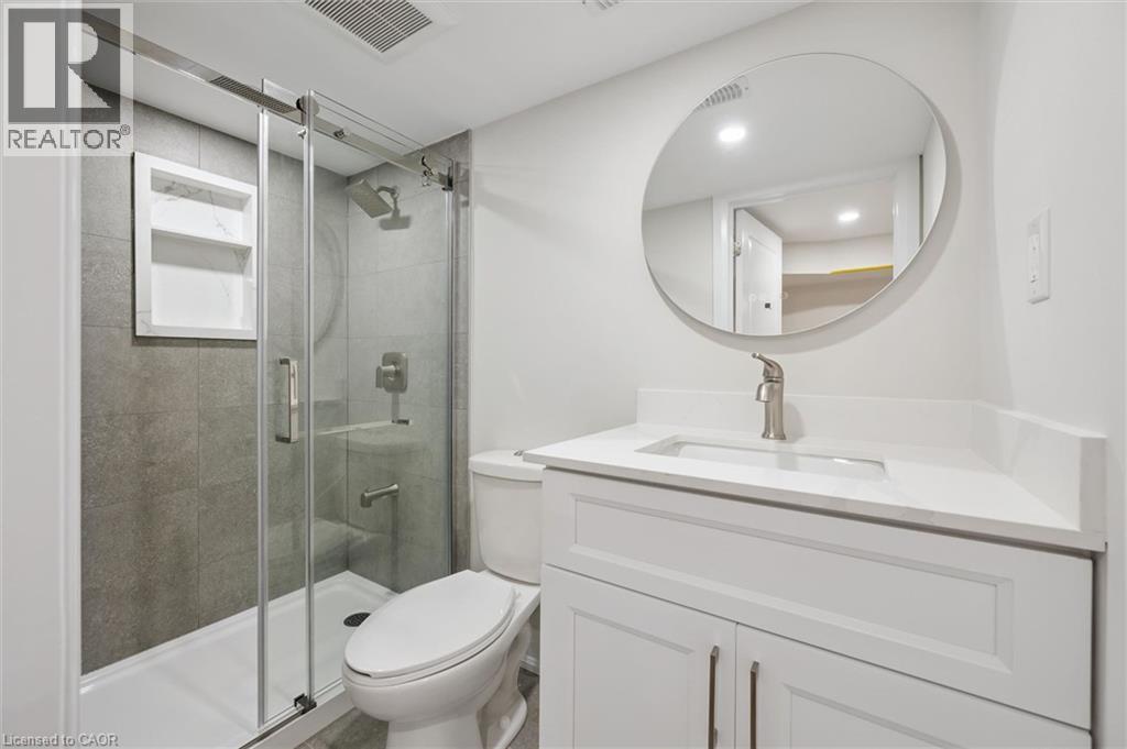 651 Dundas Street S Property Photo 20