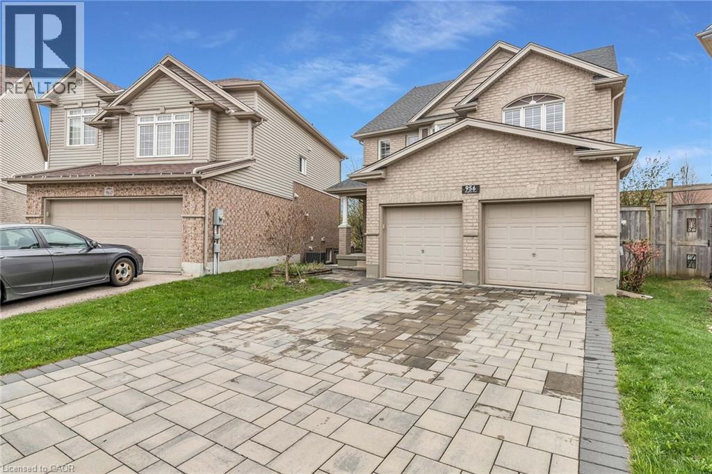 956 Banffshire Court Property Photo 2
