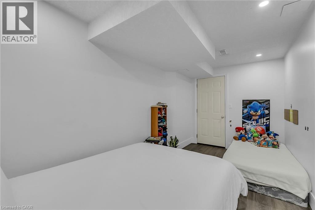 956 Banffshire Court Property Photo 39