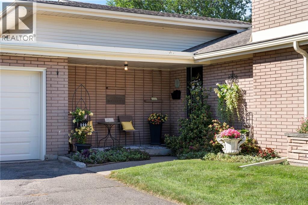 6 Howard Road Property Photo 4