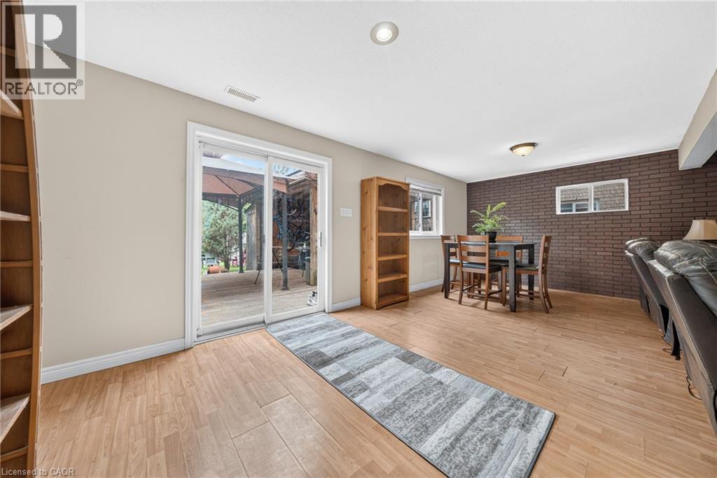 479 Doon South Drive Property Photo 4