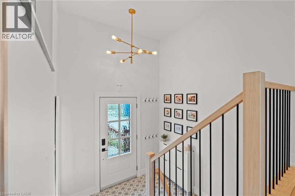 5090 Blackheath Road Property Photo 3