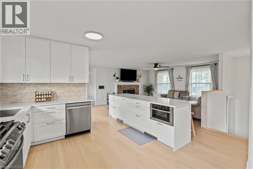 5090 Blackheath Road Property Photo 9
