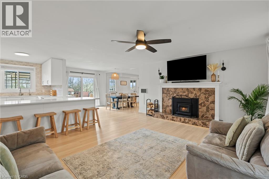 5090 Blackheath Road Property Photo 11