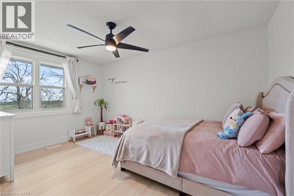 5090 Blackheath Road Property Photo 19