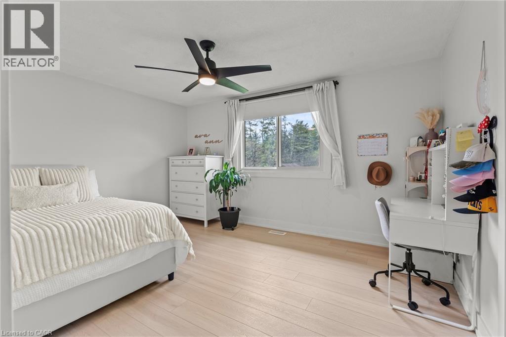 5090 Blackheath Road Property Photo 20