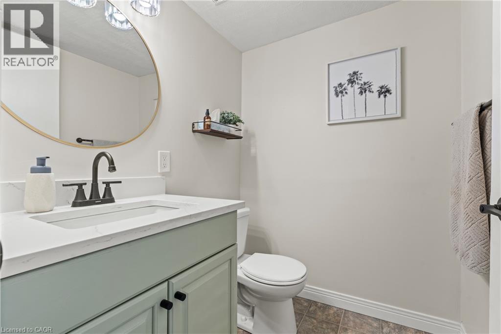 5090 Blackheath Road Property Photo 22