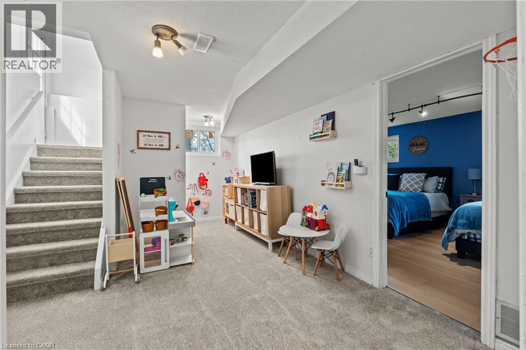 5090 Blackheath Road Property Photo 26