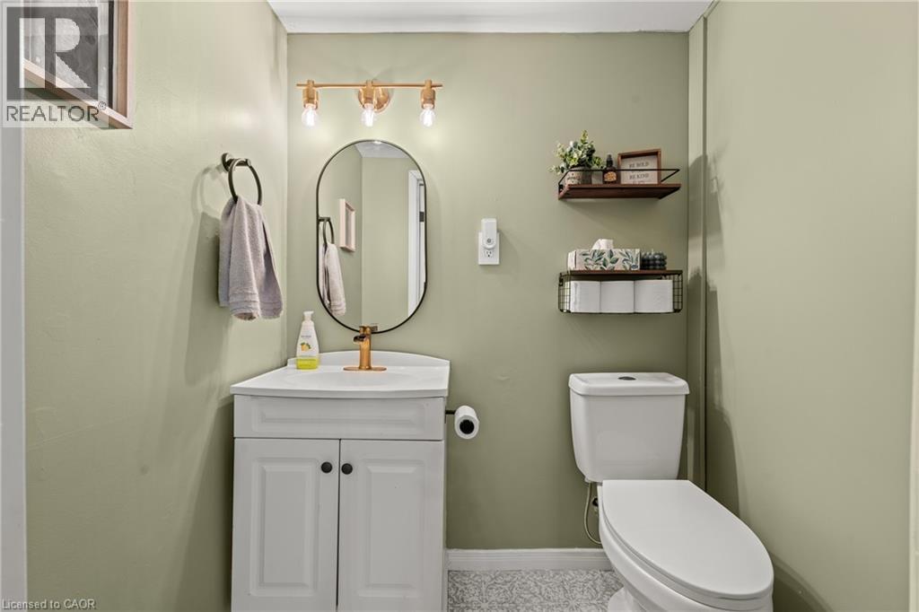 5090 Blackheath Road Property Photo 27