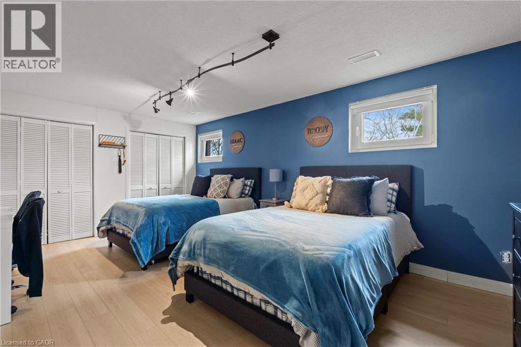 5090 Blackheath Road Property Photo 28