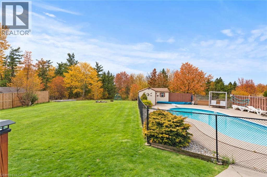 5090 Blackheath Road Property Photo 32