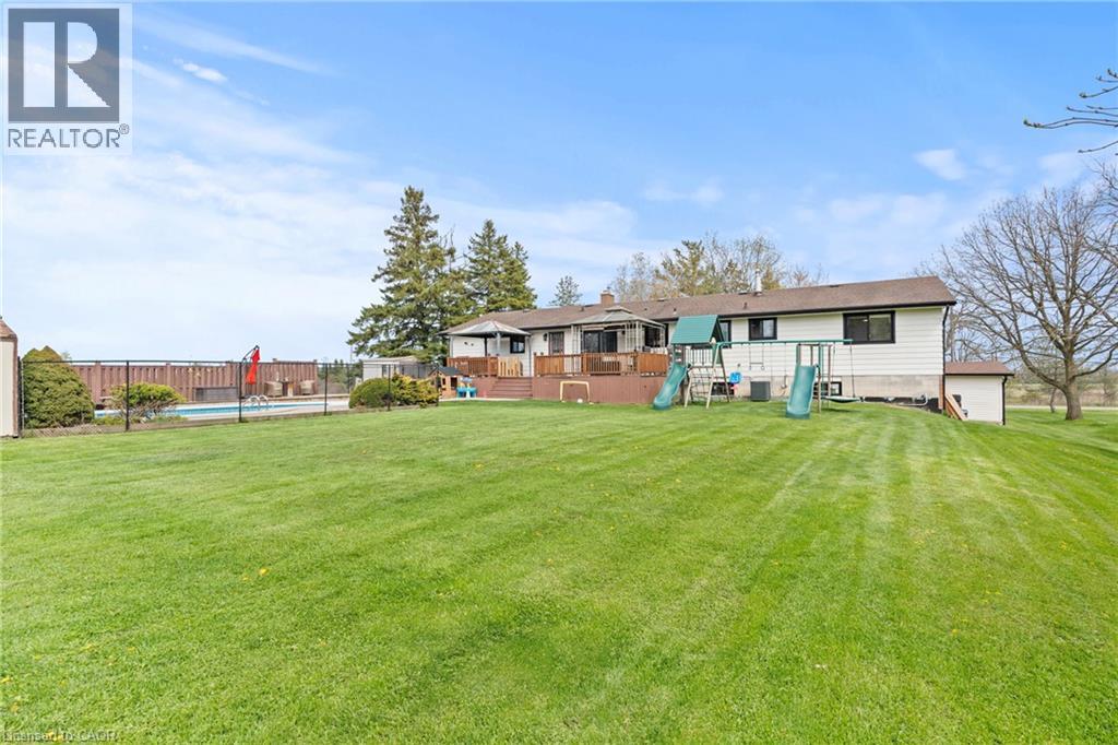 5090 Blackheath Road Property Photo 34