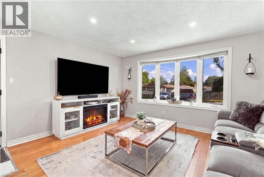 12 Glamis Court Property Photo 3