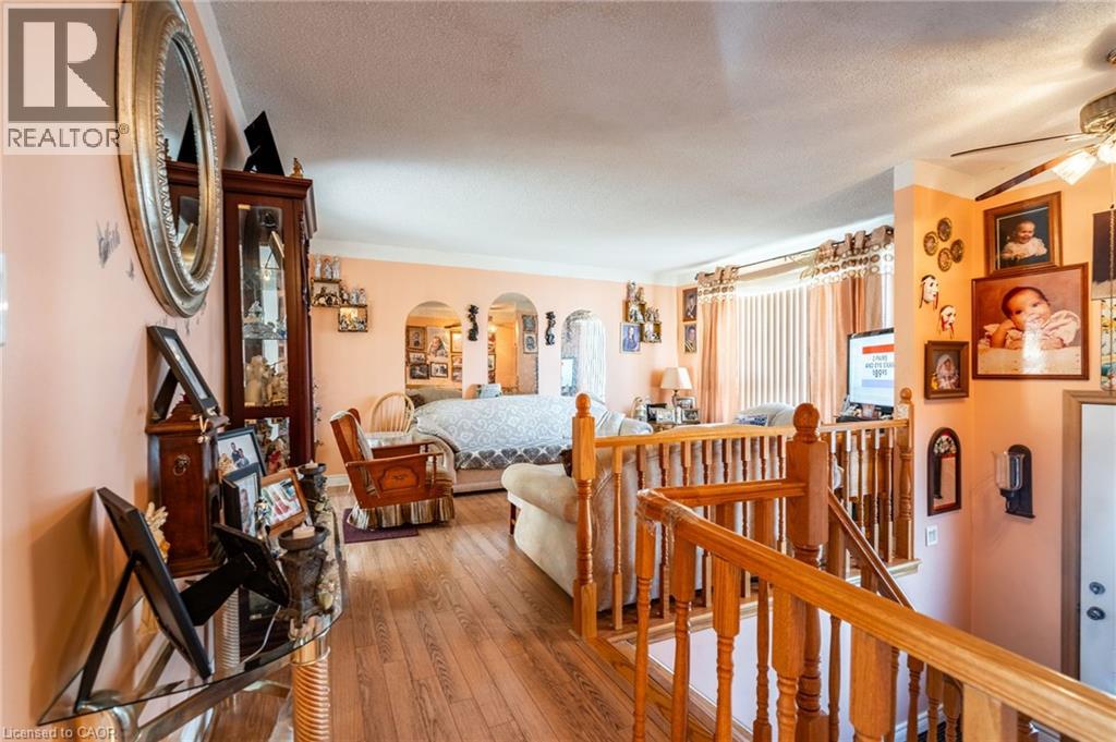 75 Hanover Place Property Photo 7