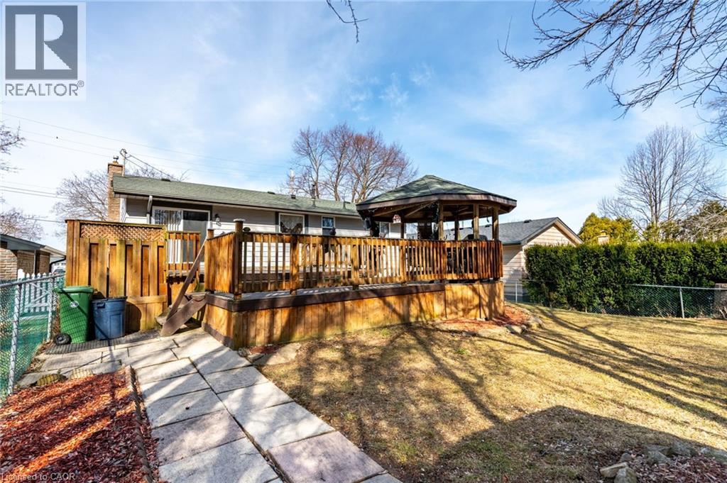 75 Hanover Place Property Photo 40