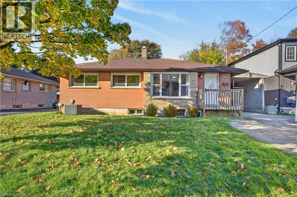 8 Fifth Avenue Property Photo 1