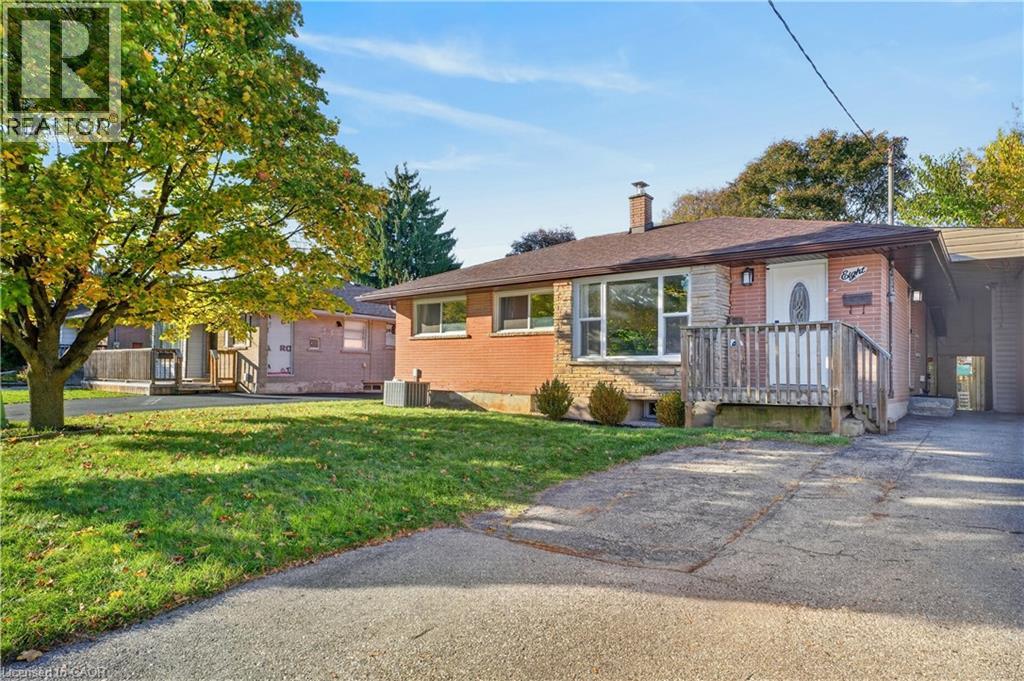 8 Fifth Avenue Property Photo 2