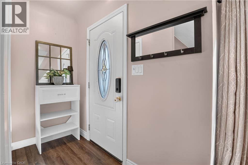 8 Fifth Avenue Property Photo 4