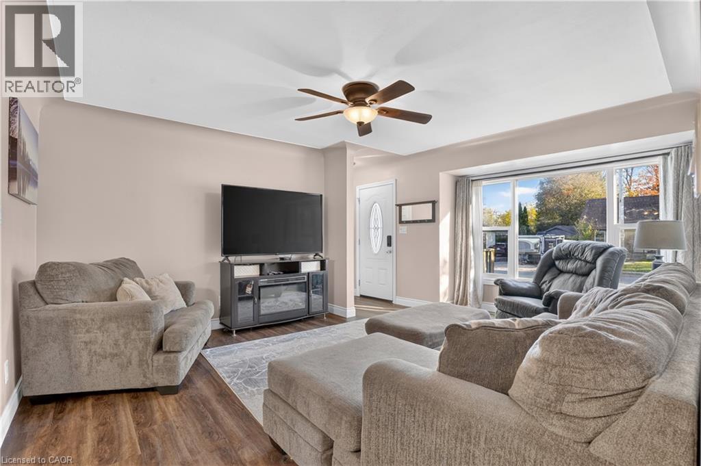 8 Fifth Avenue Property Photo 6