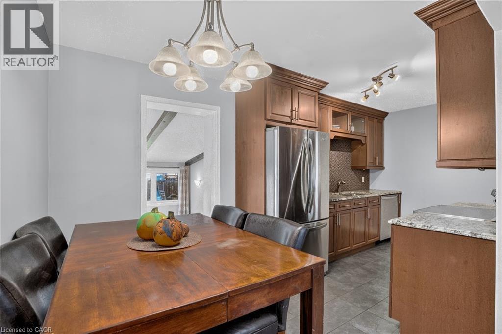 8 Fifth Avenue Property Photo 12