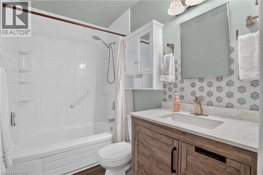 8 Fifth Avenue Property Photo 15