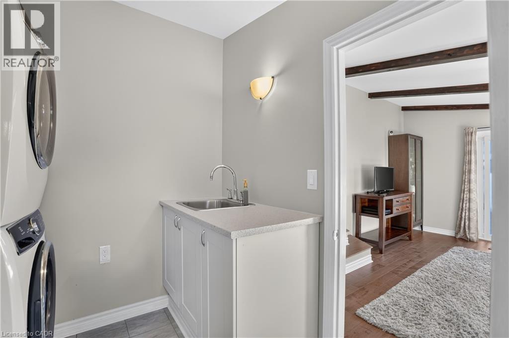 8 Fifth Avenue Property Photo 27