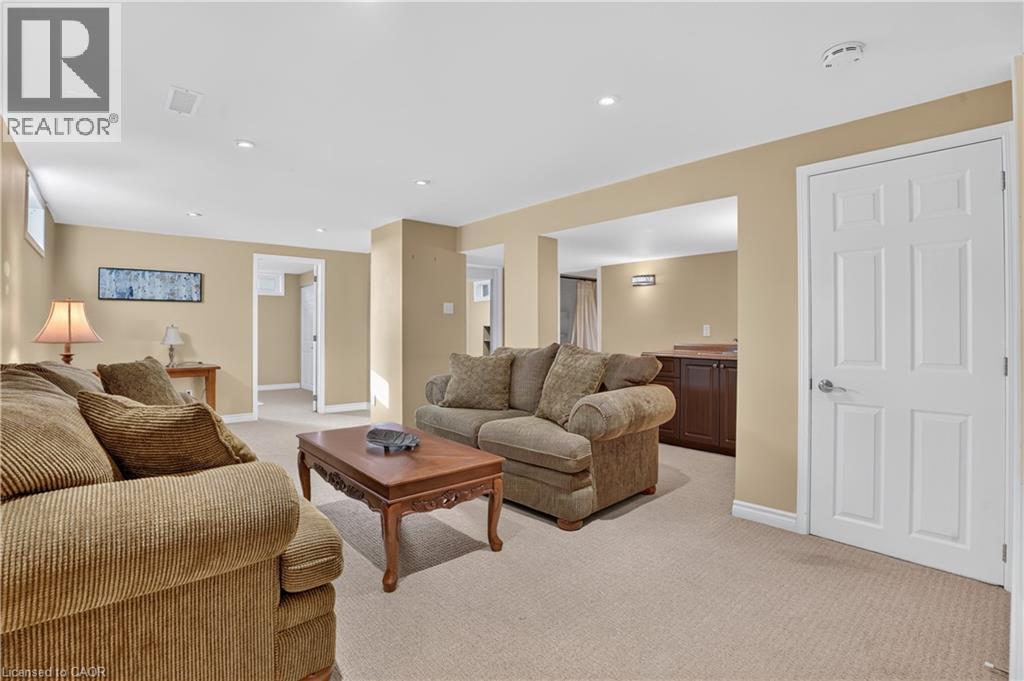 8 Fifth Avenue Property Photo 29