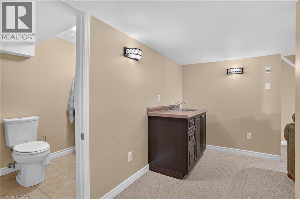 8 Fifth Avenue Property Photo 31