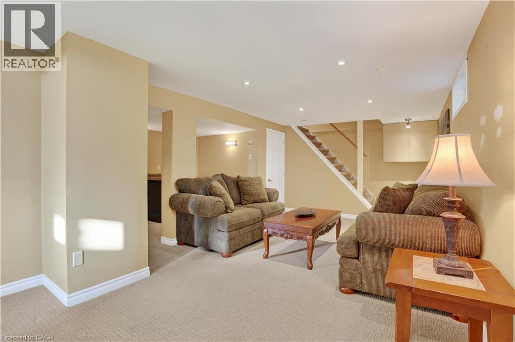 8 Fifth Avenue Property Photo 32