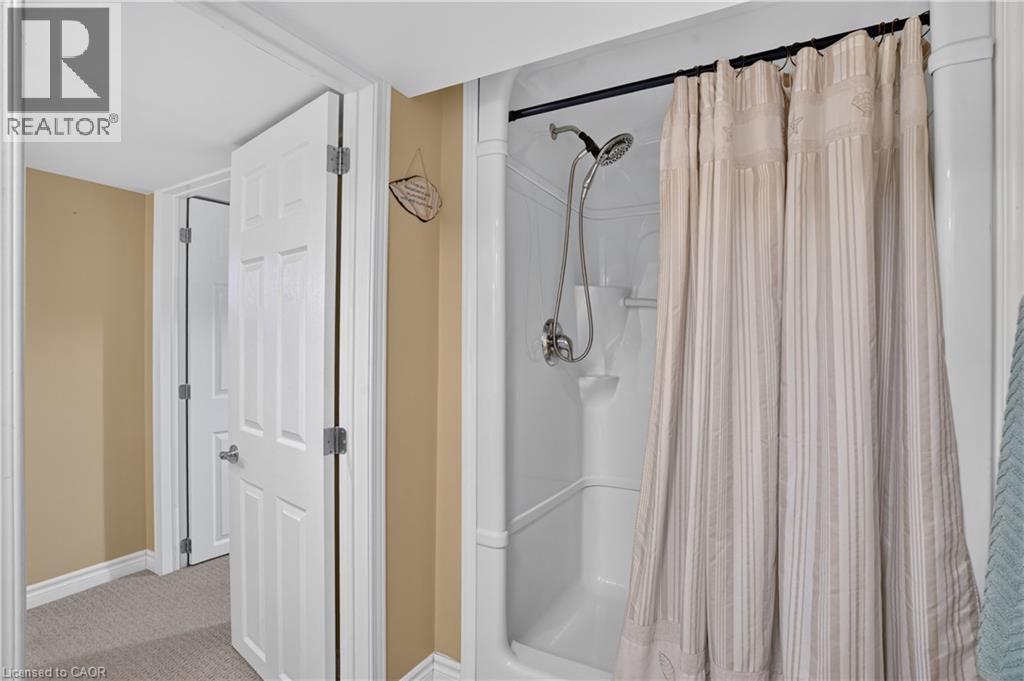8 Fifth Avenue Property Photo 34