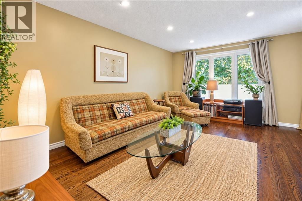 36 Hanover Place Property Photo 8