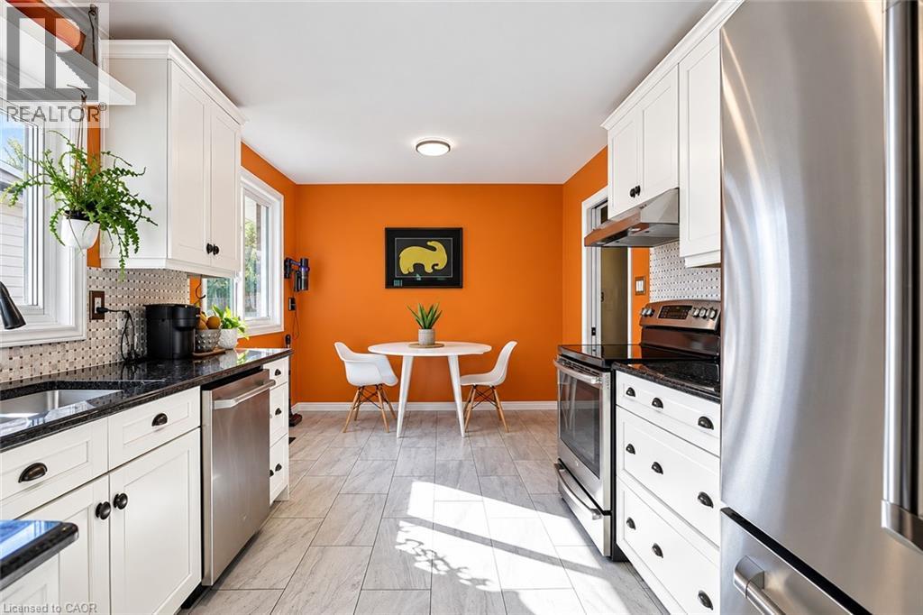 36 Hanover Place Property Photo 13