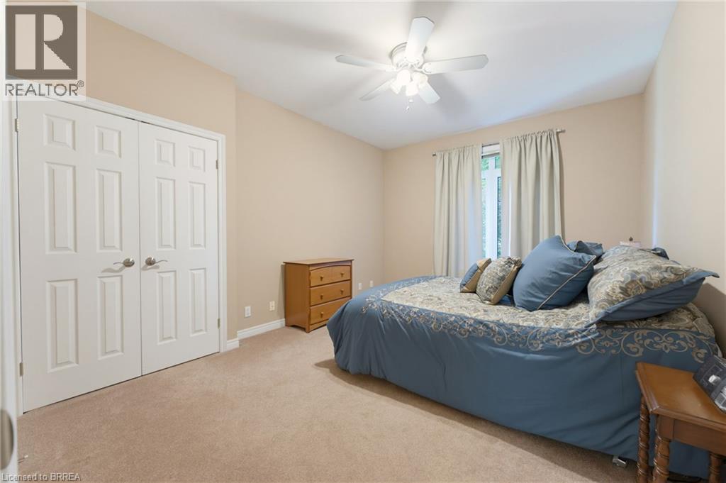 301 Governors Road E Property Photo 13