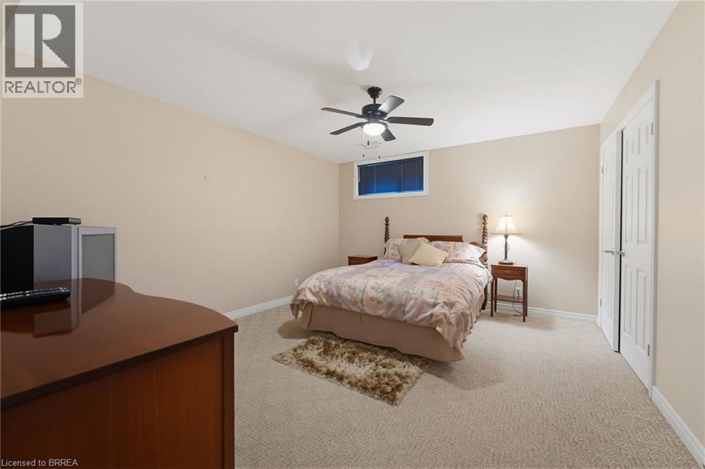 301 Governors Road E Property Photo 18