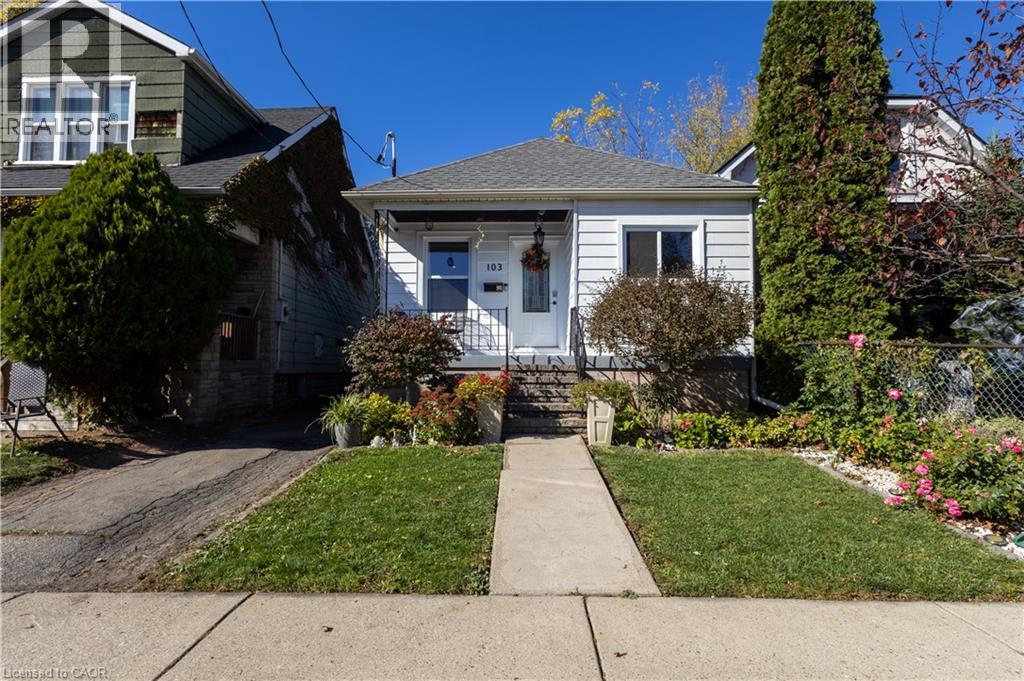 103 TUXEDO Avenue N Property Photo 1