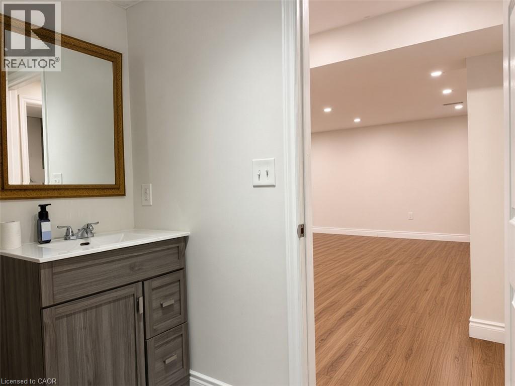 312 Upper Paradise Road Unit# Basement Property Photo 12
